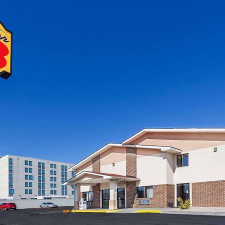 Super 8 By Wyndham Winchester Va Екстериор снимка