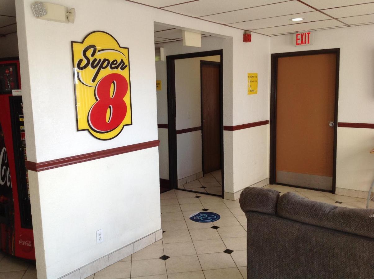 Super 8 By Wyndham Winchester Va Екстериор снимка